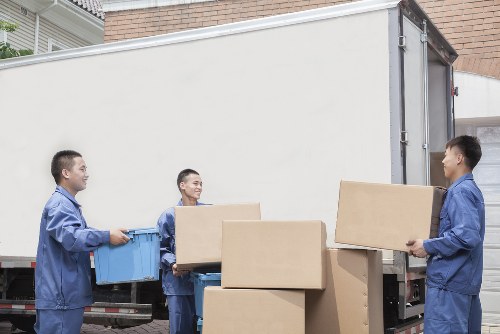 Careful furniture transport for a student flat move in Notting Hill