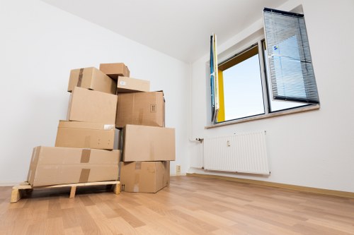 Commercial moving truck service for Notting Hill shops and offices